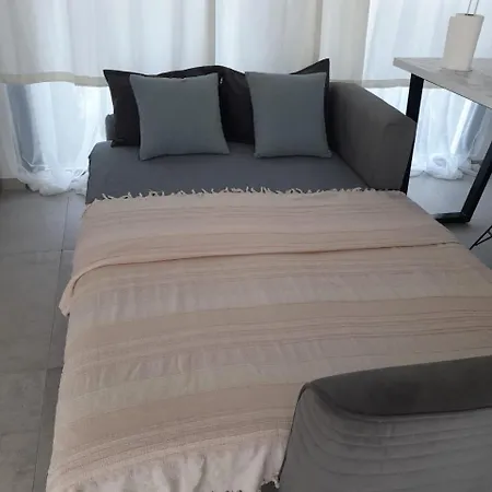 Aphrodite Beachfront Apartment Ghaziveran